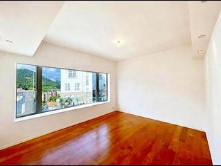 Chung Hom Kok - Magnolia (The Crown Villas) 23