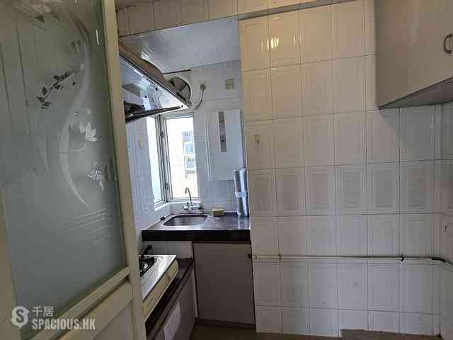 Wan Chai - Causeway Centre Block B 08