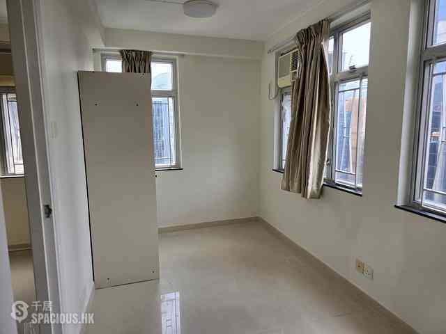 Wan Chai - Causeway Centre Block B 04