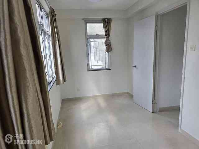 Wan Chai - Causeway Centre Block B 06