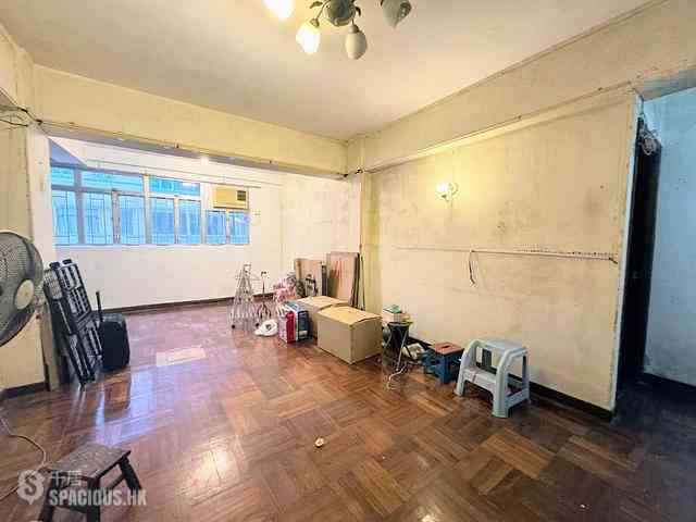 Quarry Bay - Lai King Mansion 02