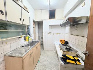 Quarry Bay - Lai King Mansion 04