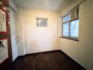 Quarry Bay - Lai King Mansion 05