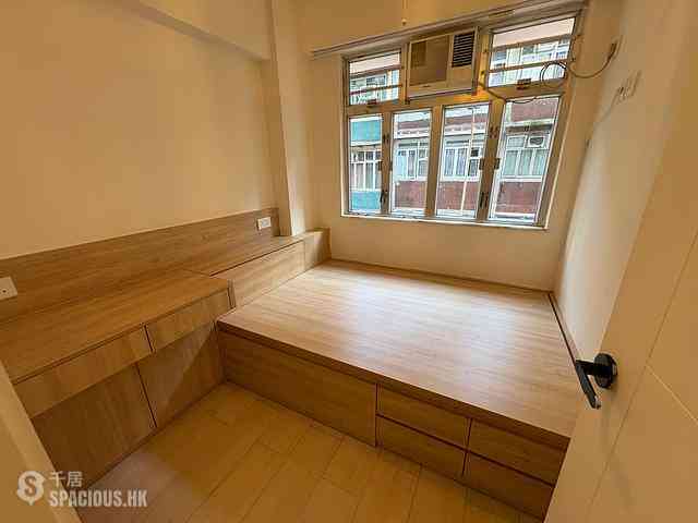 Sai Ying Pun - 19-21, Eastern Street 18