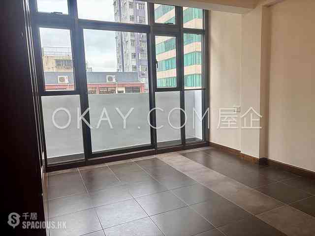 Sai Ying Pun - Tak Yan Building 07
