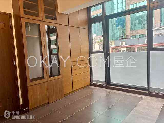 Sai Ying Pun - Tak Yan Building 08