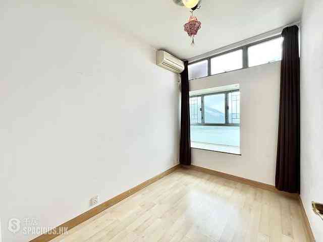 Tung Chung - Tung Chung Crescent Phase 2 Block 9 04