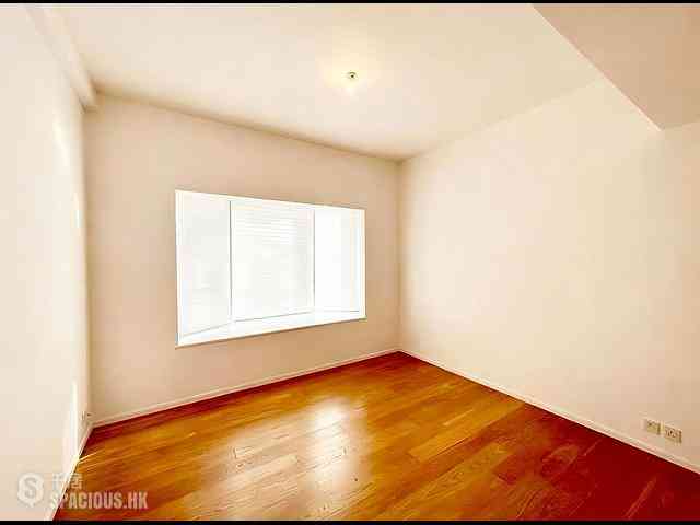 Chung Hom Kok - Magnolia (The Crown Villas) 13