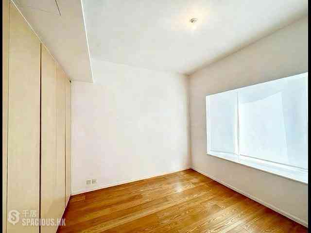 Chung Hom Kok - Magnolia (The Crown Villas) 16