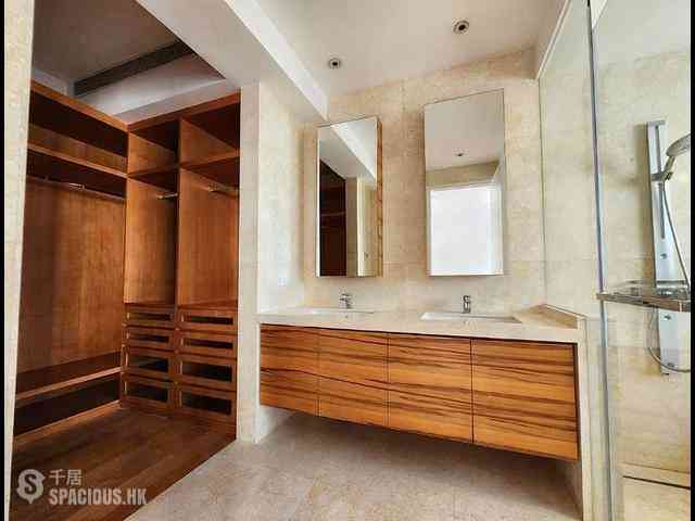 Chung Hom Kok - Magnolia (The Crown Villas) 19