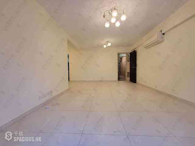 Wan Chai - Phoenix Court Block 4 03