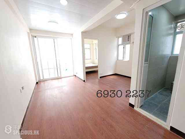 Wan Chai - Fu Yuen Building 01