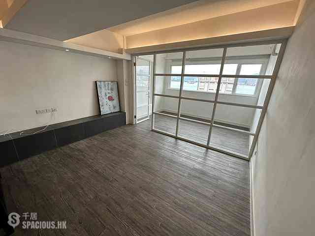 Central - 73, Connaught Road West 16