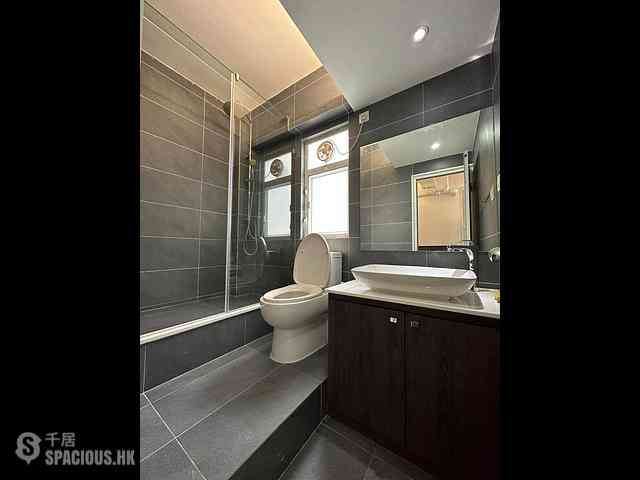 Central - 73, Connaught Road West 30