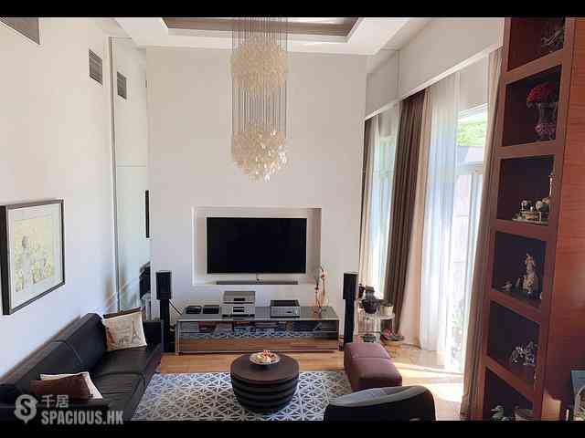 Chung Hom Kok - 33, Cape Road 01