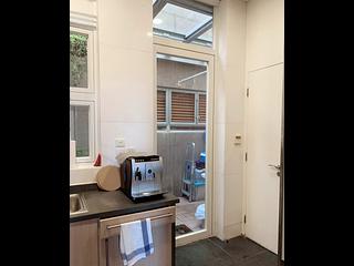 Chung Hom Kok - 33, Cape Road 04