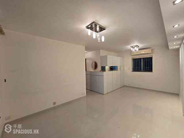 Tung Chung - Seaview Crescent 02