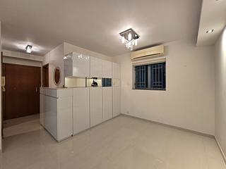Tung Chung - Seaview Crescent 03