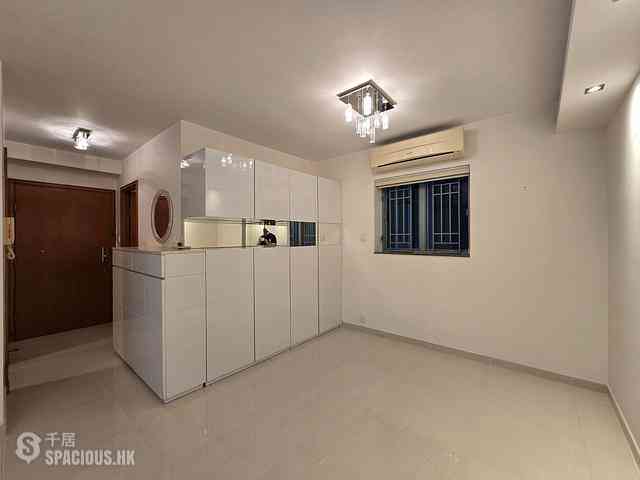 Tung Chung - Seaview Crescent 03