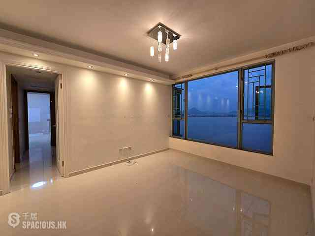 Tung Chung - Seaview Crescent 04