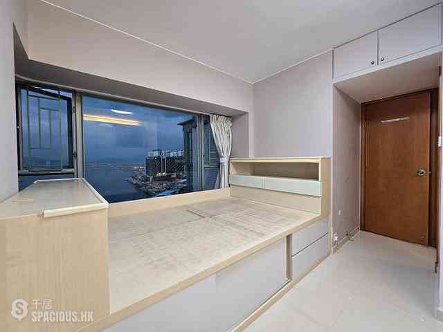Tung Chung - Seaview Crescent 11