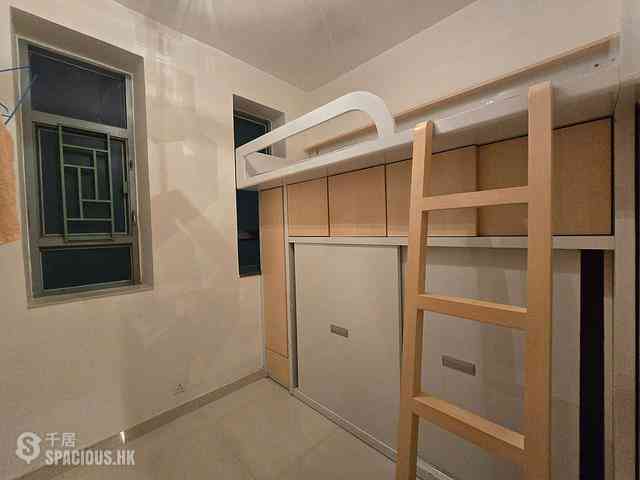 Tung Chung - Seaview Crescent 21