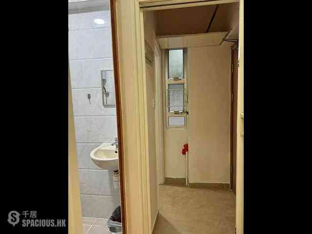 Causeway Bay - Vincent Mansion 07