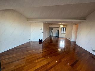Braemar Hill - Summit Court Block D 05