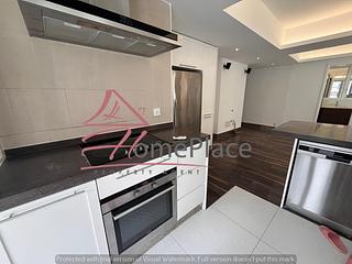 Sai Ying Pun - Sun Luen Building 04