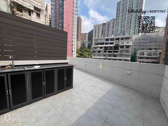 Sai Ying Pun - Sun Luen Building 01