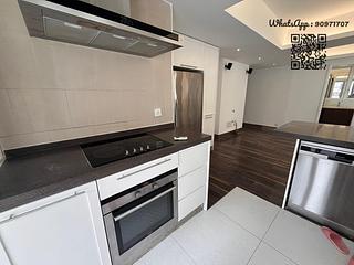 Sai Ying Pun - Sun Luen Building 05