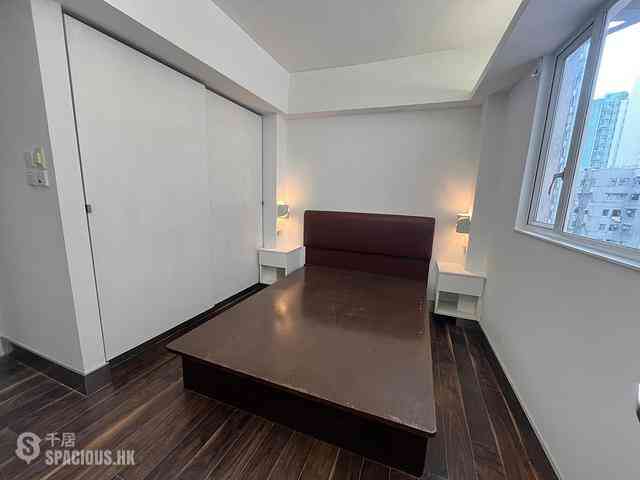 Sai Ying Pun - Sun Luen Building 04