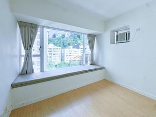 Happy Valley - Le Cachet 03