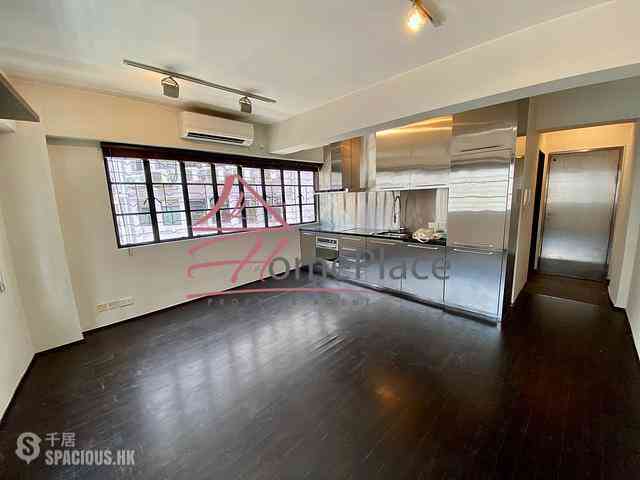 Central - 10, Gage Street 03