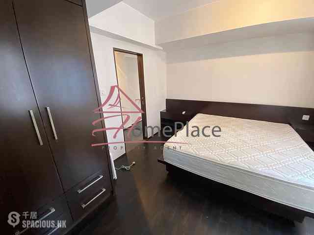 Central - 10, Gage Street 04