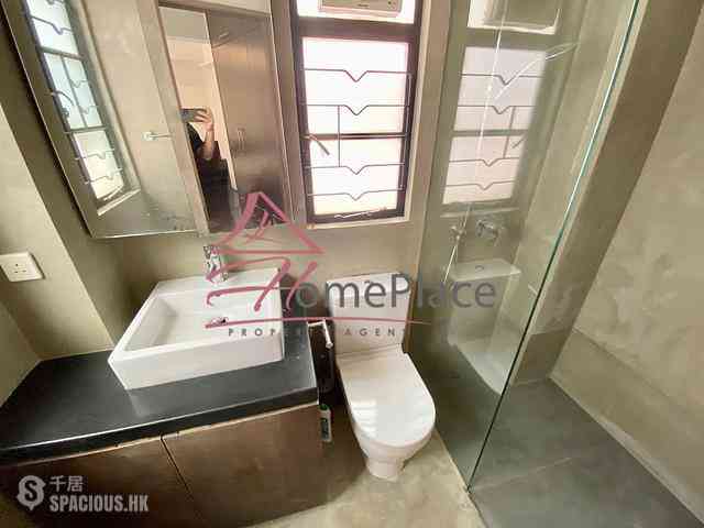 Central - 10, Gage Street 05