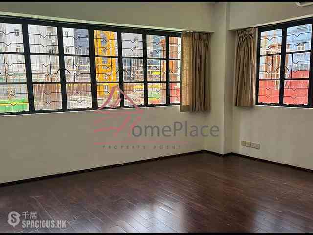 Central - 10, Gage Street 06