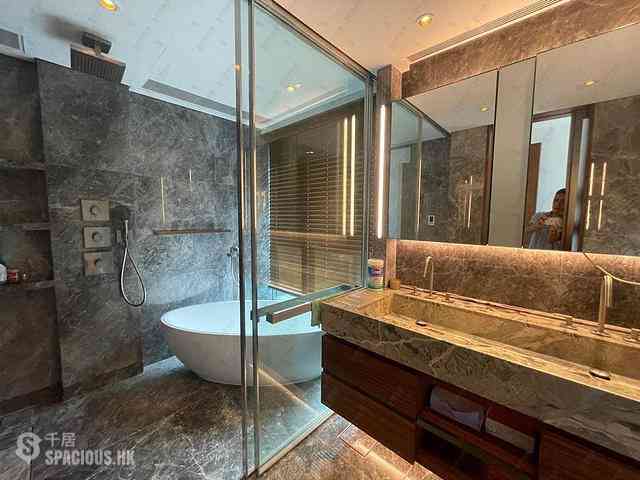Mid Levels West - University Heights Tower 1 05