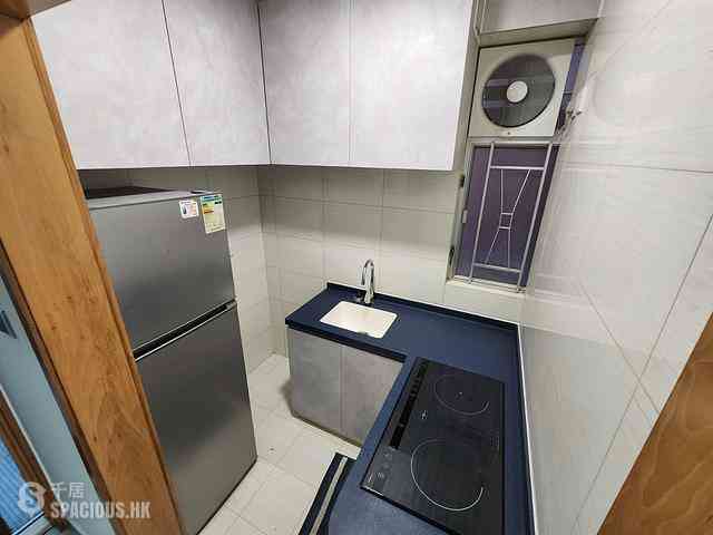 Sai Ying Pun - Tak Yan Building 02