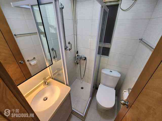 Sai Ying Pun - Tak Yan Building 03