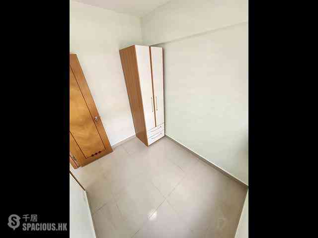 Sai Ying Pun - Tak Yan Building 04