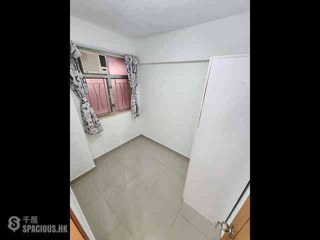 Sai Ying Pun - Tak Yan Building 07