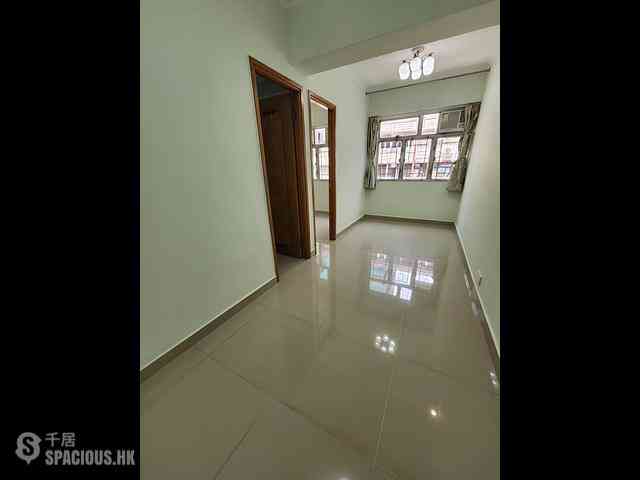 Sai Ying Pun - Tak Yan Building 09