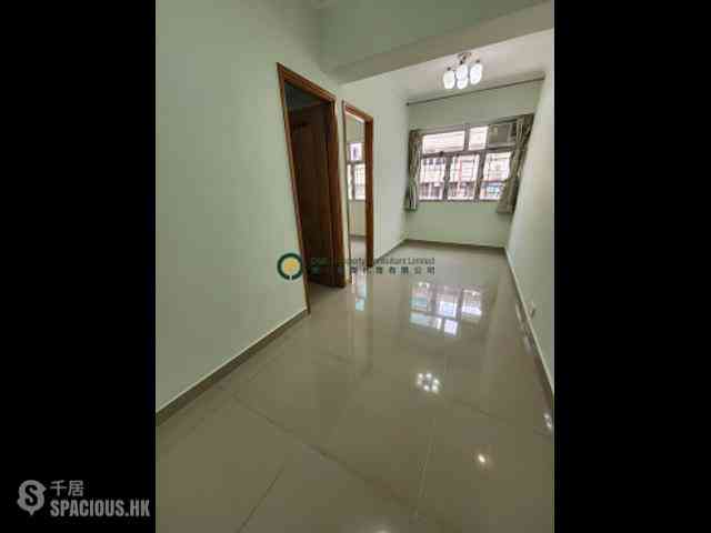 Sai Ying Pun - Tak Yan Building 01