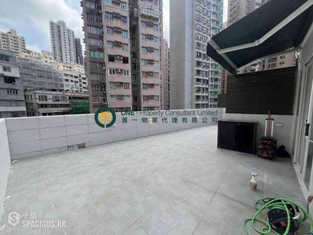 Sai Ying Pun - Sun Luen Building 02