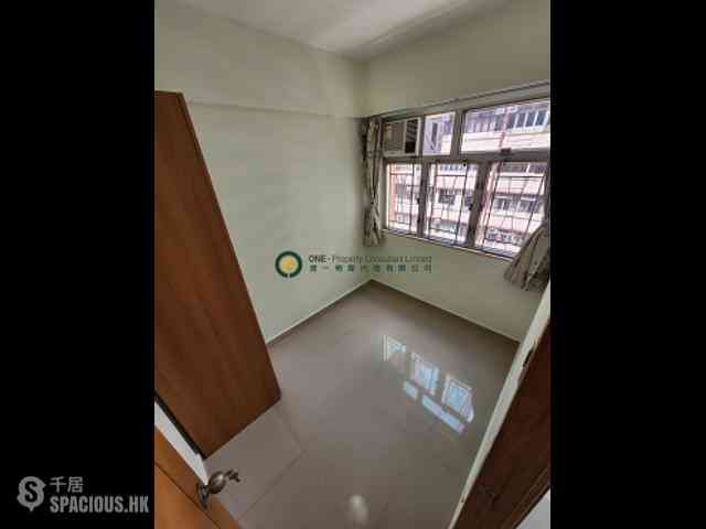 Sai Ying Pun - Tak Yan Building 05