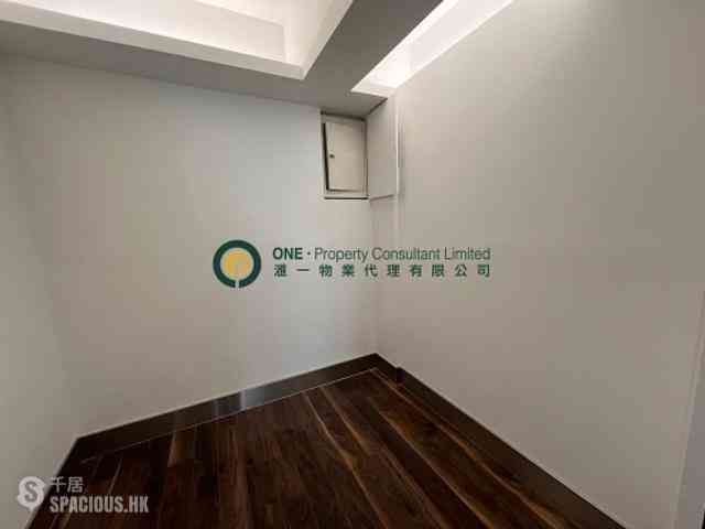 Sai Ying Pun - Sun Luen Building 06