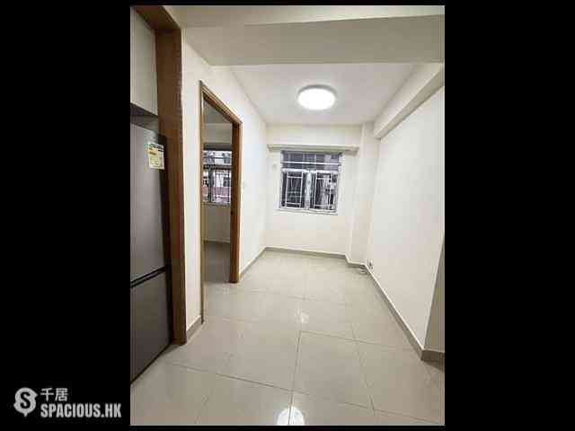 Causeway Bay - Golden Dragon Building 01