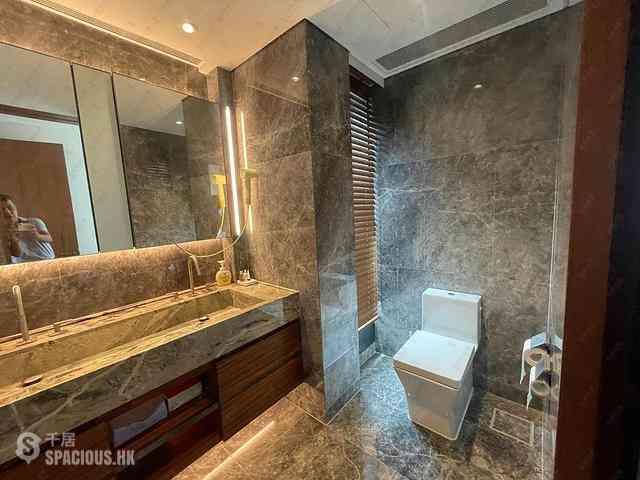 Mid Levels West - University Heights Tower 1 08