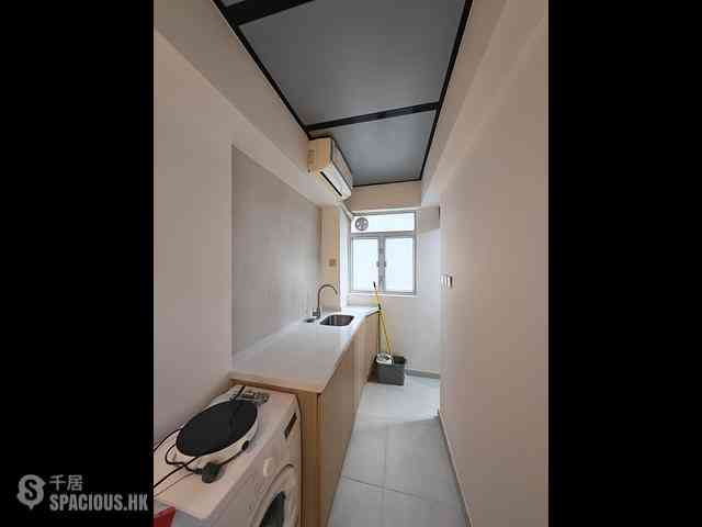 Central - 12, Gough Street 03